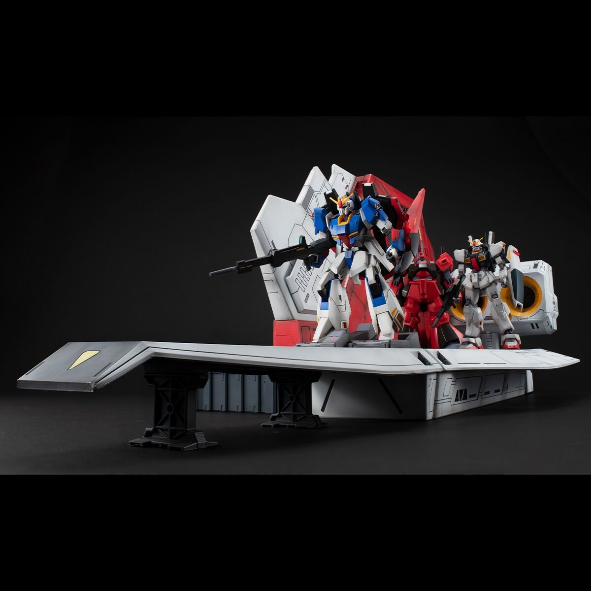 《預訂》Megahouse [R.M.S.]《機動戰士Z高達》For HG用1/144 亞加瑪彈射板格納庫(40週年紀念版)