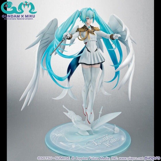 《預訂》Megahouse [Lucrea]《機動戰士高達》初音未來X零式飛翼高達EW (45週年紀念版)[PB] - Microworks ACG