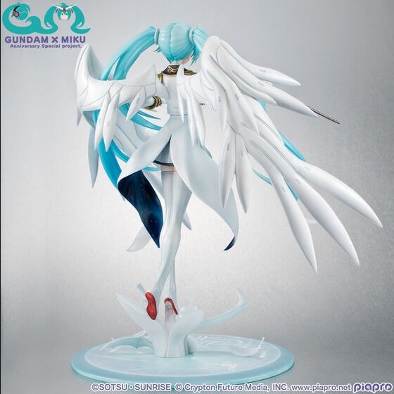 《預訂》Megahouse [Lucrea]《機動戰士高達》初音未來X零式飛翼高達EW (45週年紀念版)[PB] - Microworks ACG
