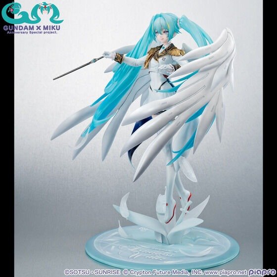 《預訂》Megahouse [Lucrea]《機動戰士高達》初音未來X零式飛翼高達EW (45週年紀念版)[PB] - Microworks ACG