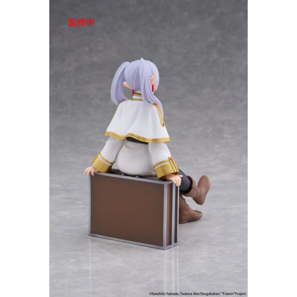 《預訂》TAITO Desktop Cute Figure《葬送的芙莉蓮》芙莉蓮(Trunk Case Ver.) - Microworks ACG