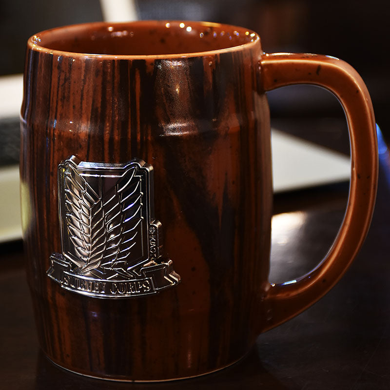 進擊的巨人 酒桶形陶瓷杯 A款（調查兵團徽章） - Microworks Online Store